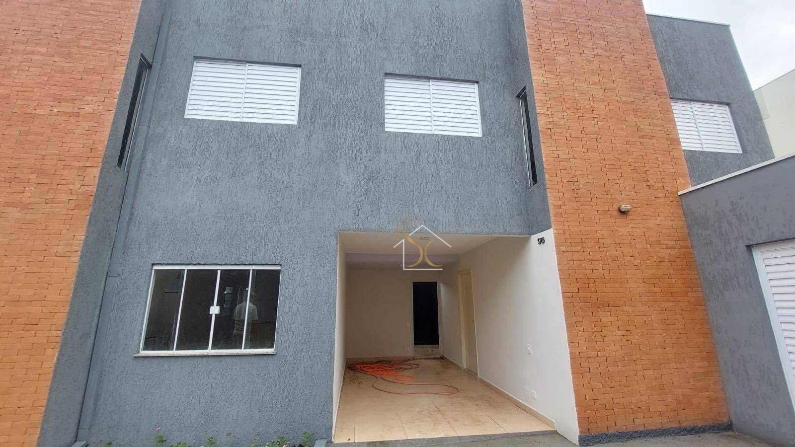 Casa à venda e aluguel com 3 quartos, 105m² - Foto 3