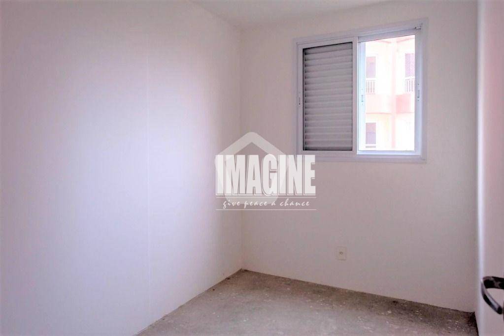 Apartamento à venda com 3 quartos, 60m² - Foto 12