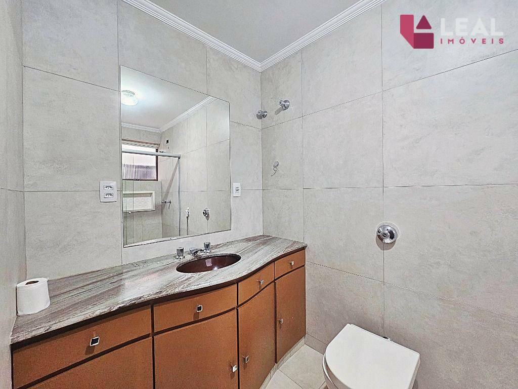 Apartamento para alugar com 3 quartos, 130m² - Foto 20