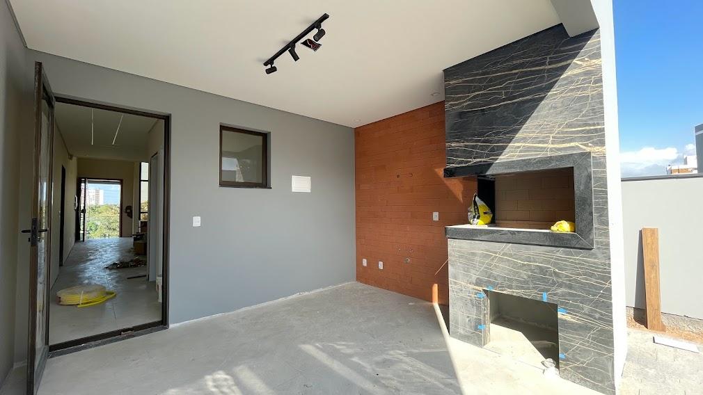 Casa à venda com 3 quartos, 160m² - Foto 2