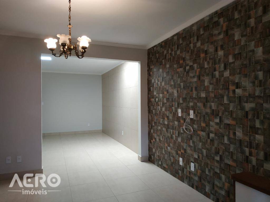 Casa à venda com 3 quartos, 180m² - Foto 4