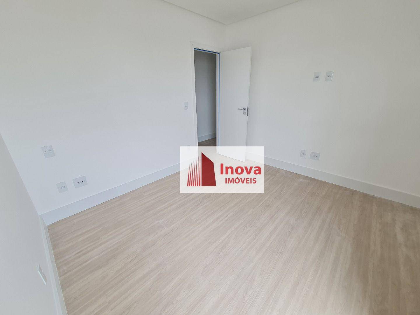 Apartamento à venda com 4 quartos, 225m² - Foto 24