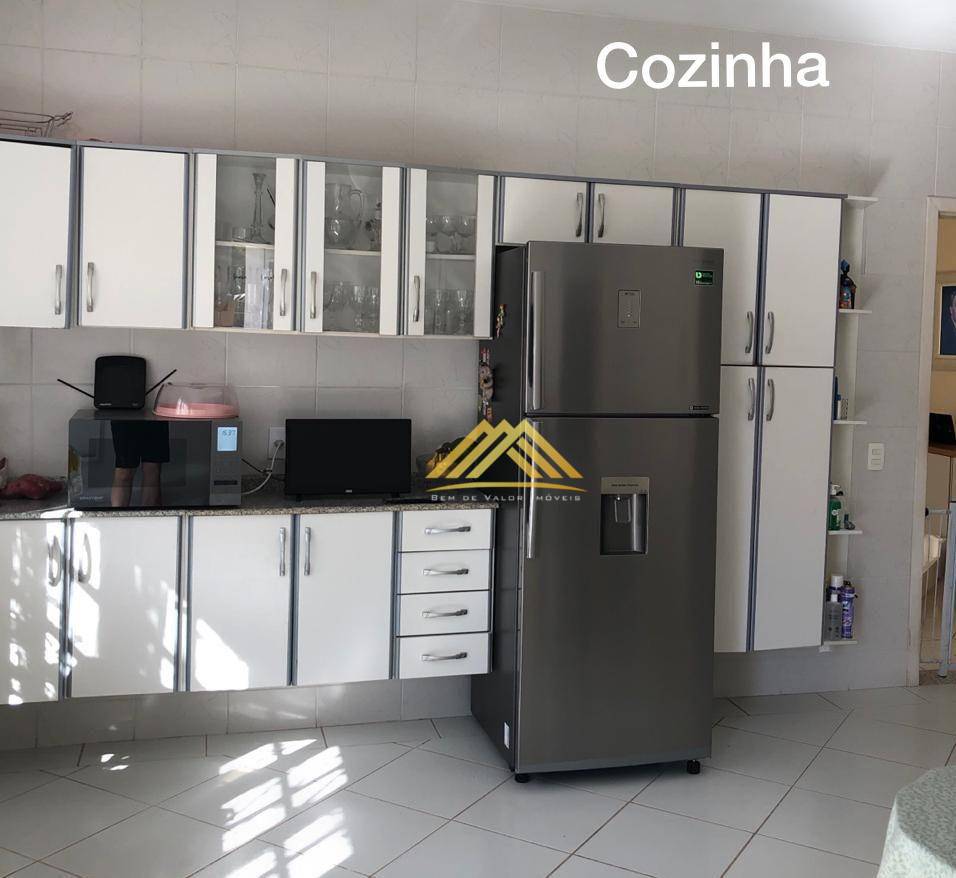 Sobrado à venda com 4 quartos, 352m² - Foto 13