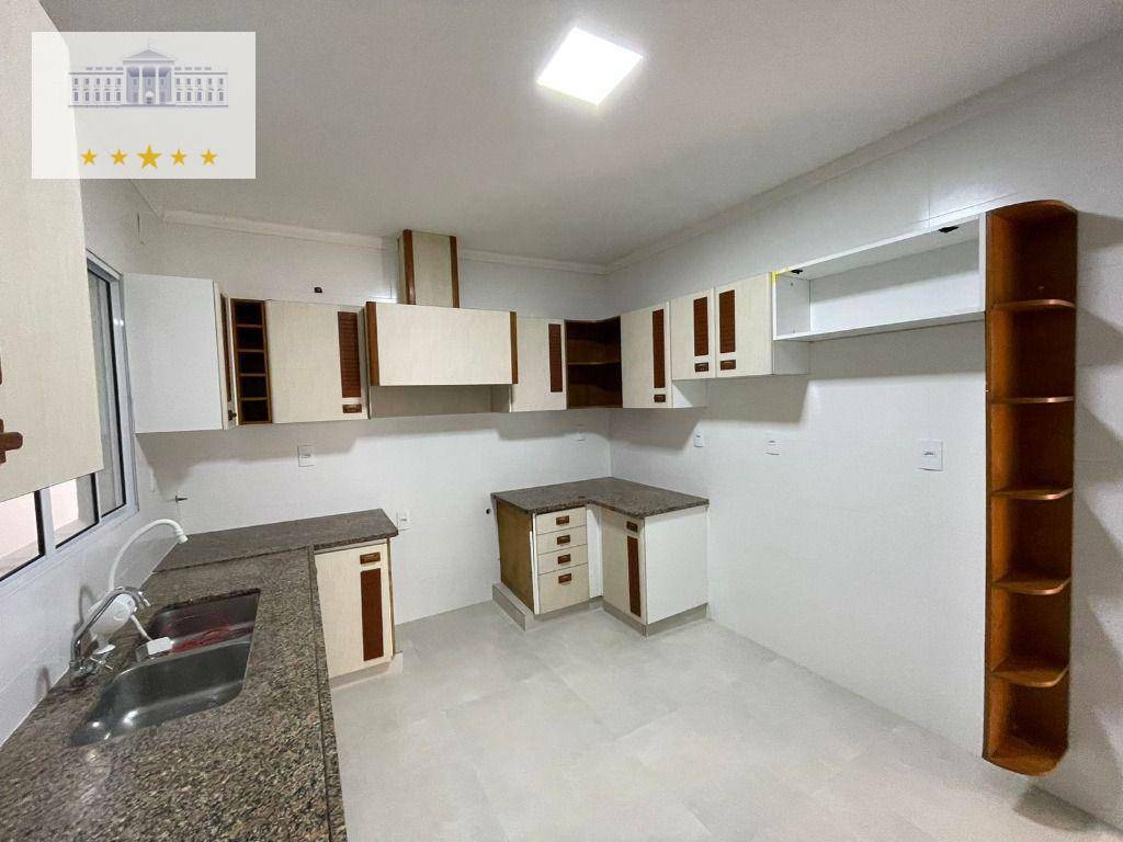 Casa à venda com 3 quartos, 273m² - Foto 4