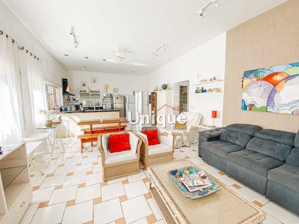 Casa à venda com 5 quartos, 180m² - Foto 4