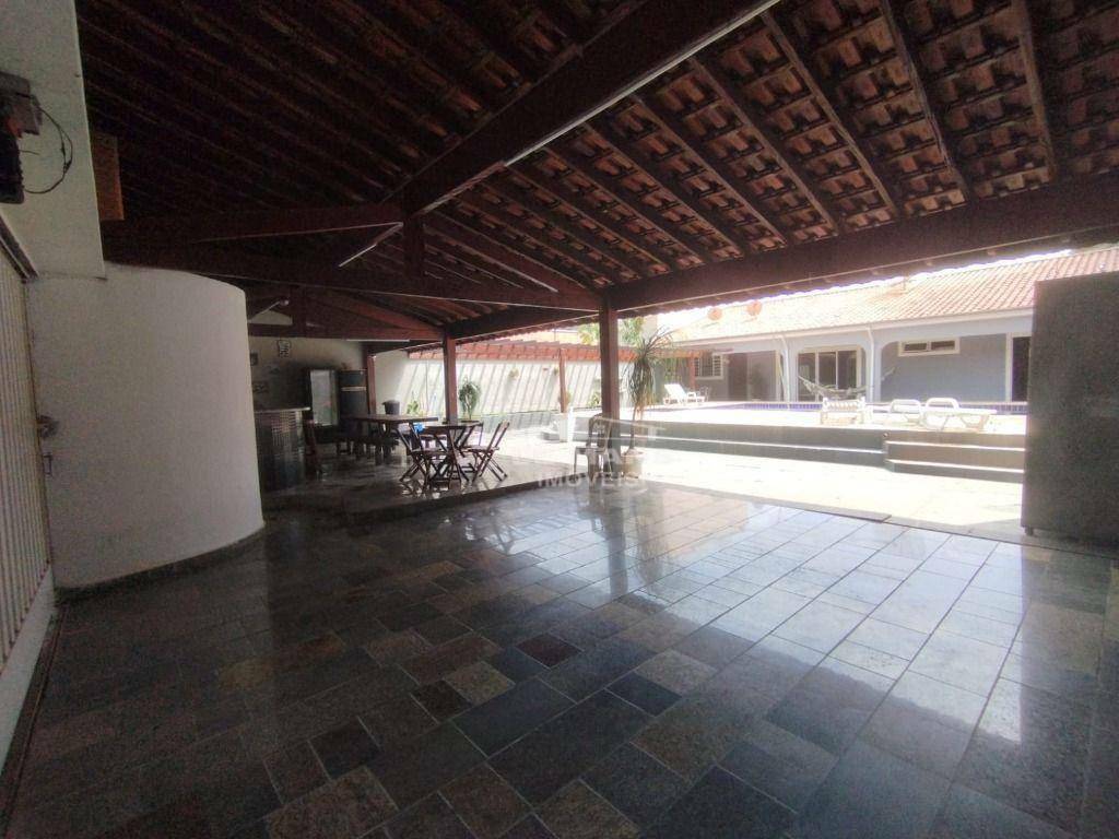 Casa à venda com 2 quartos, 234m² - Foto 12