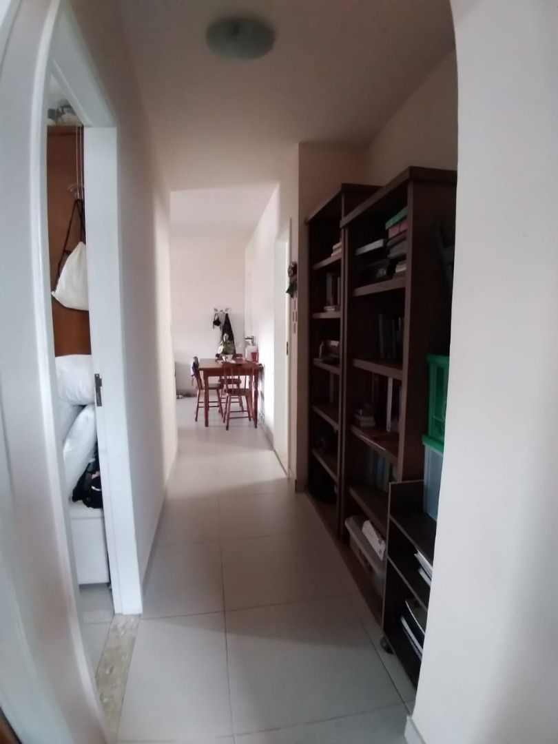 Apartamento à venda com 2 quartos, 75m² - Foto 2