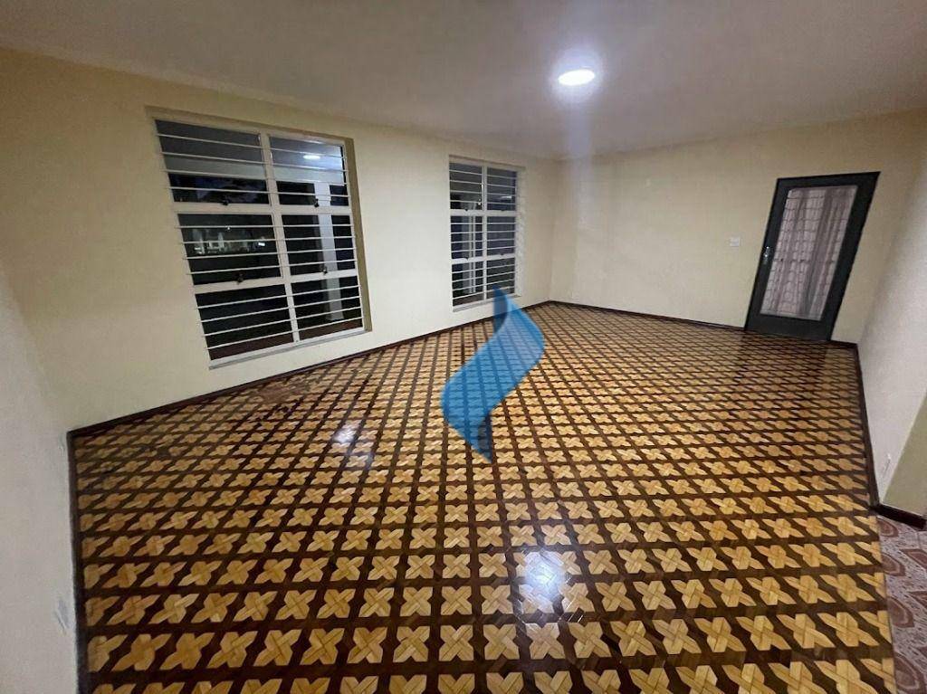 Casa para alugar com 6 quartos, 450m² - Foto 12