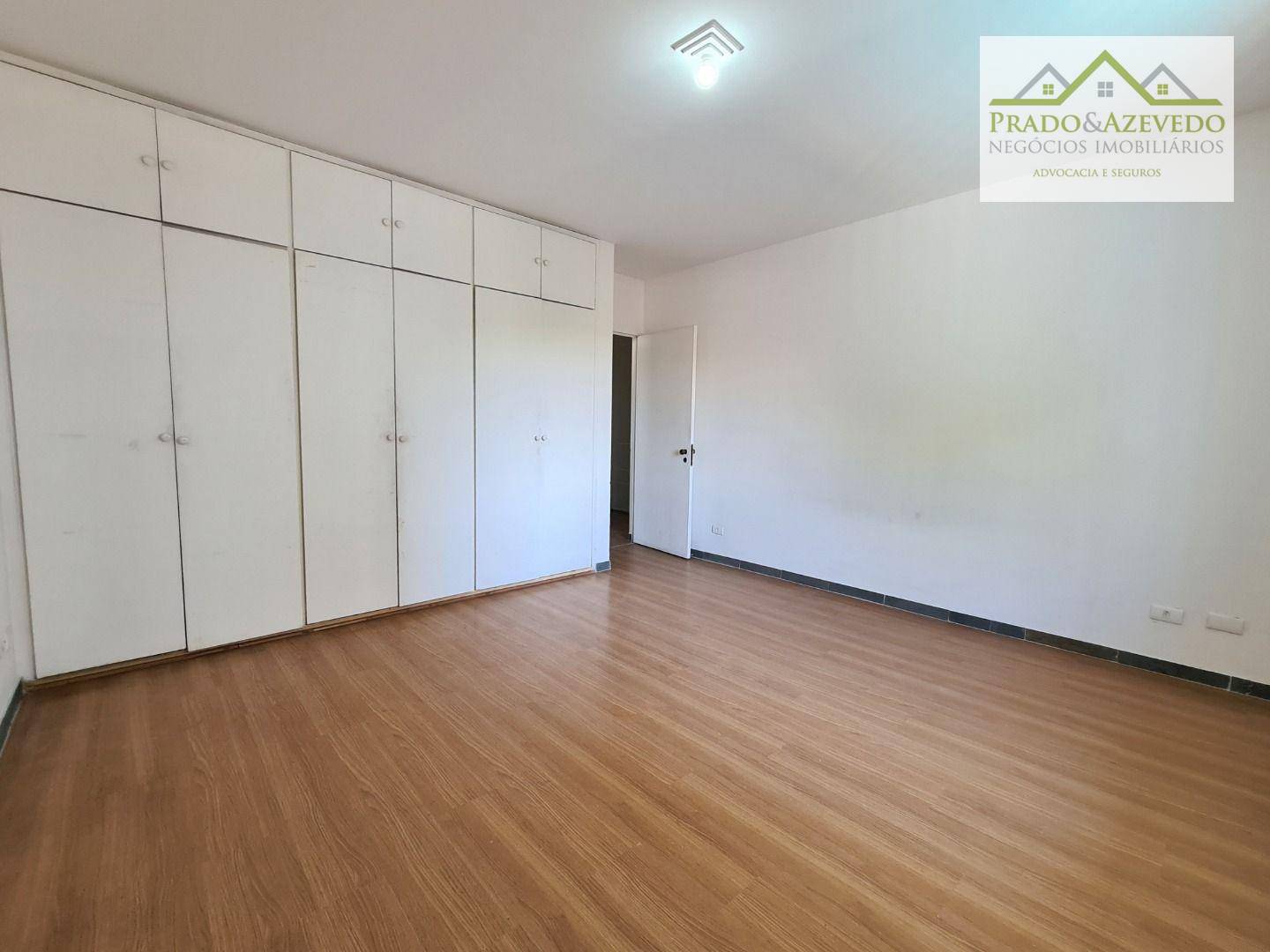 Casa à venda com 4 quartos, 248m² - Foto 8