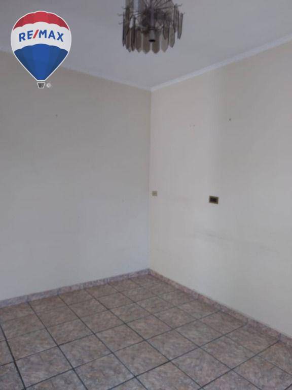 Casa à venda e aluguel com 3 quartos, 250m² - Foto 28