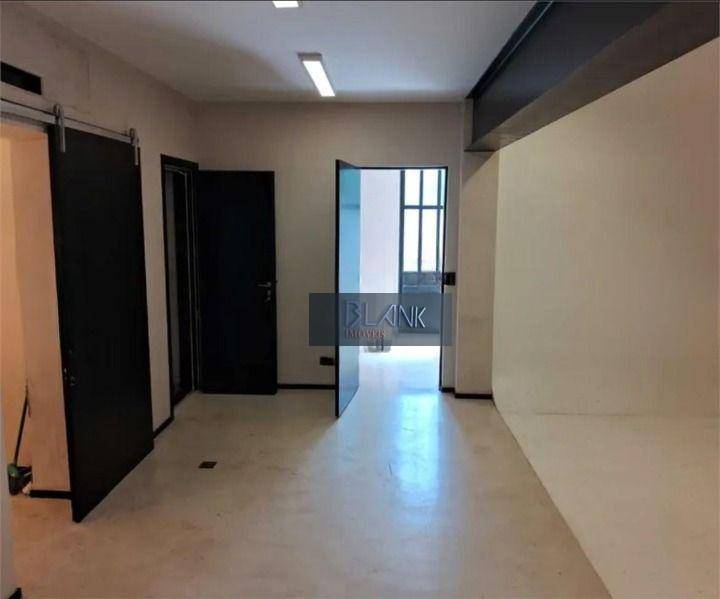 Casa para alugar com 2 quartos, 240m² - Foto 28