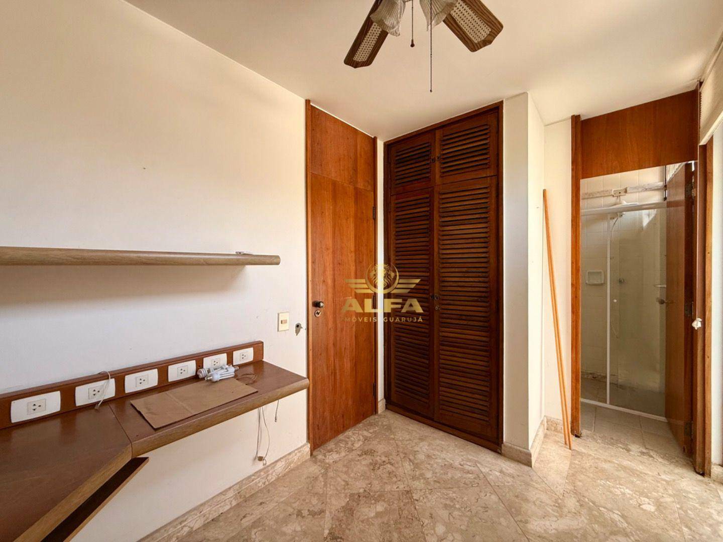 Casa de Condomínio à venda com 4 quartos, 350m² - Foto 15