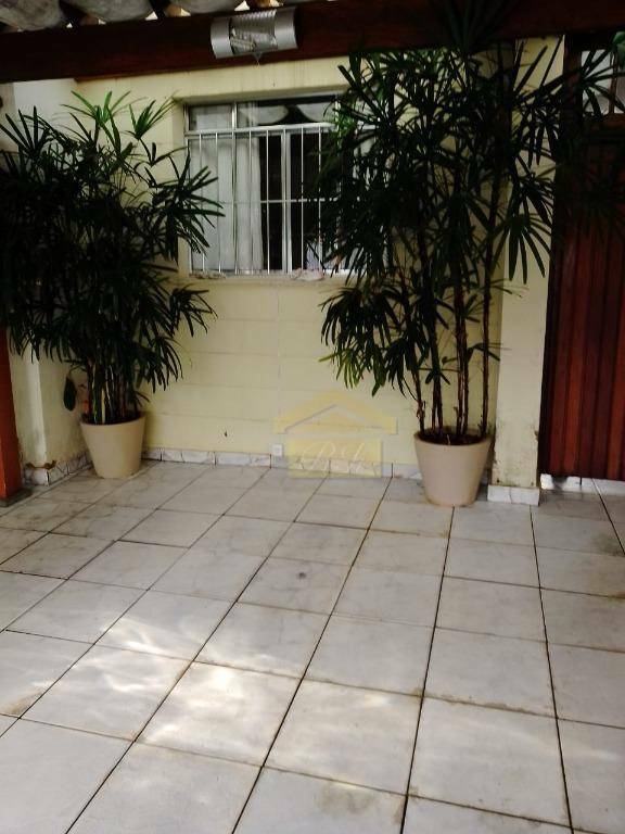 Sobrado à venda com 3 quartos, 130m² - Foto 2