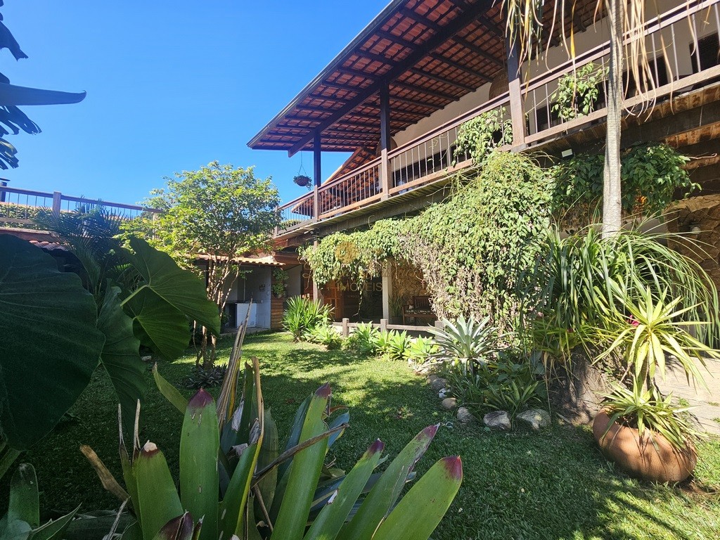 Casa à venda com 5 quartos, 271m² - Foto 1