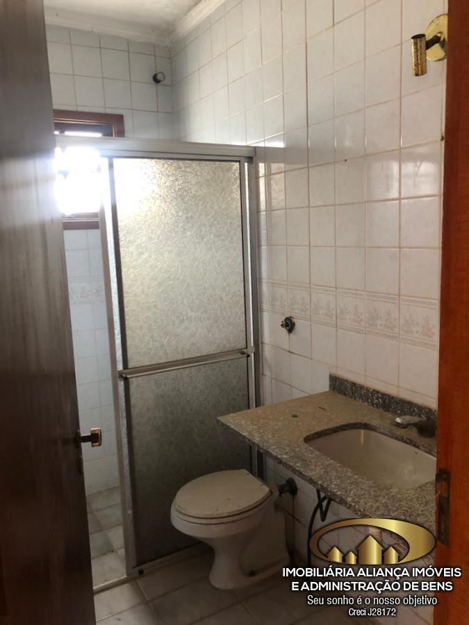 Casa à venda com 4 quartos, 320m² - Foto 25