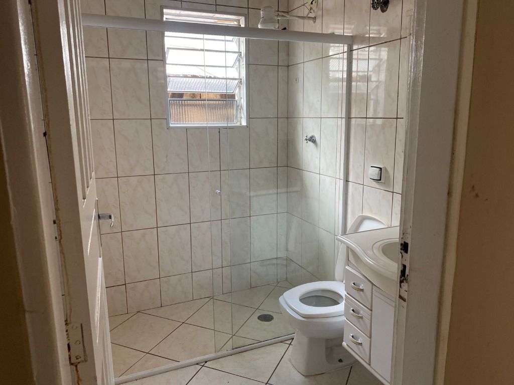 Casa para alugar com 3 quartos, 300m² - Foto 12