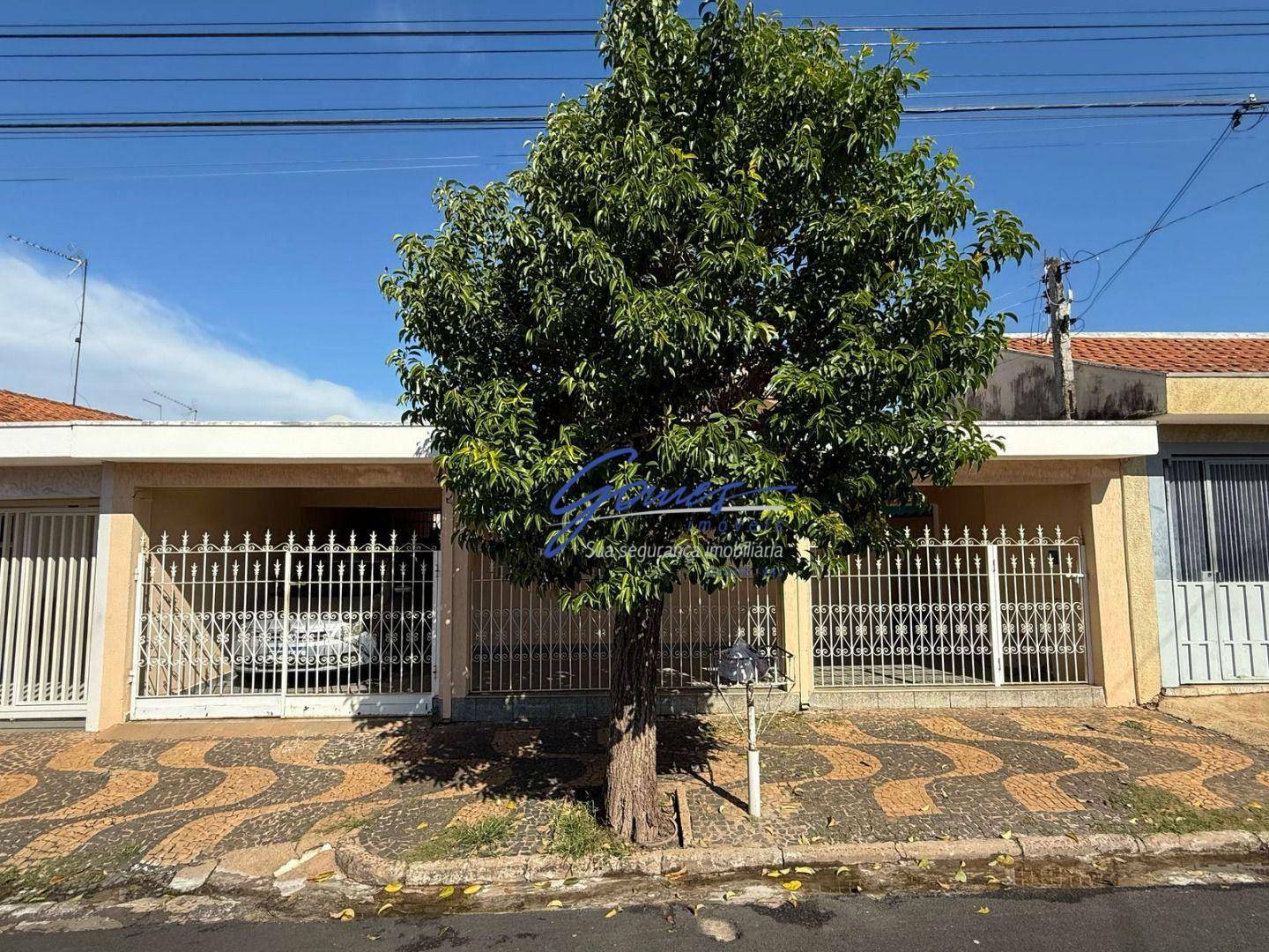 Casa à venda com 3 quartos, 136m² - Foto 1