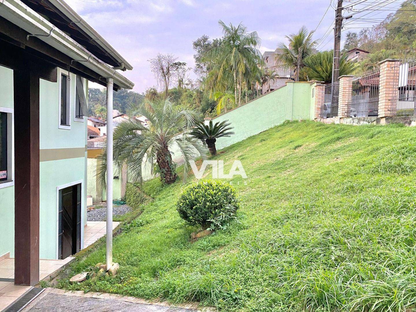 Casa à venda com 3 quartos, 220m² - Foto 4