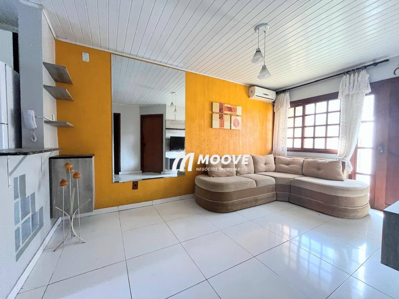 Casa à venda com 2 quartos, 54m² - Foto 1