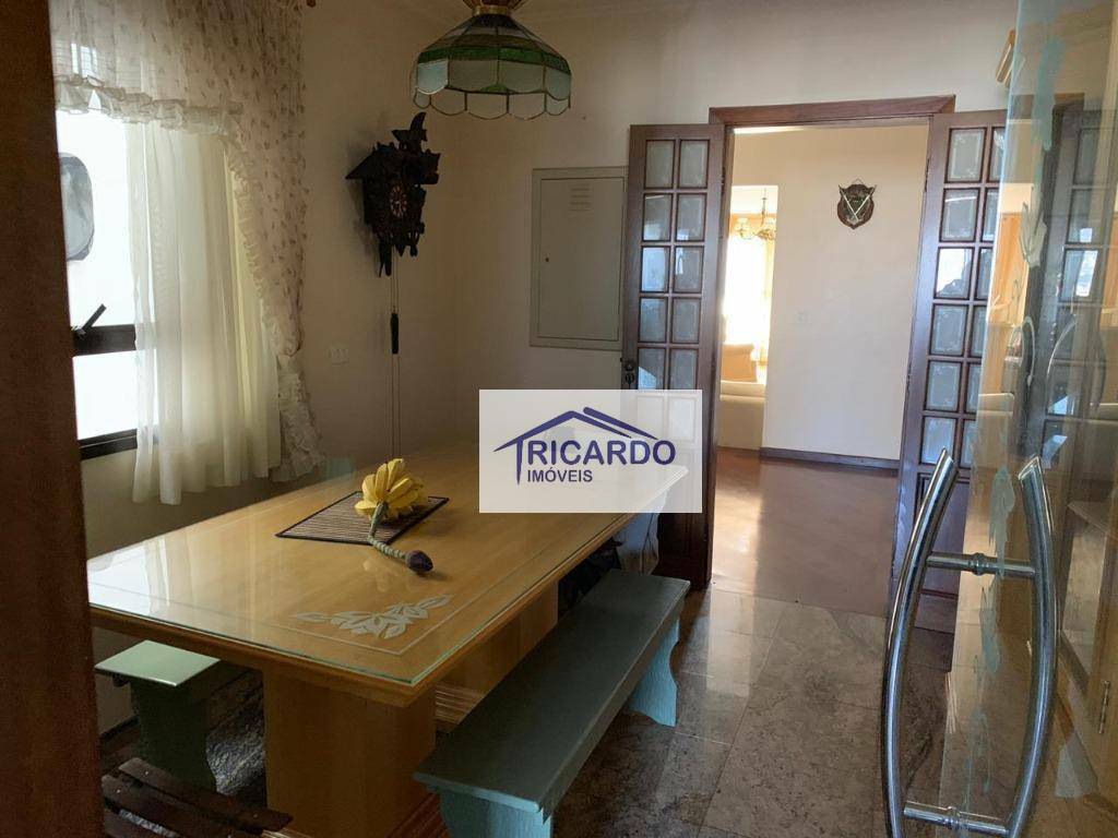 Apartamento à venda com 4 quartos, 220m² - Foto 19