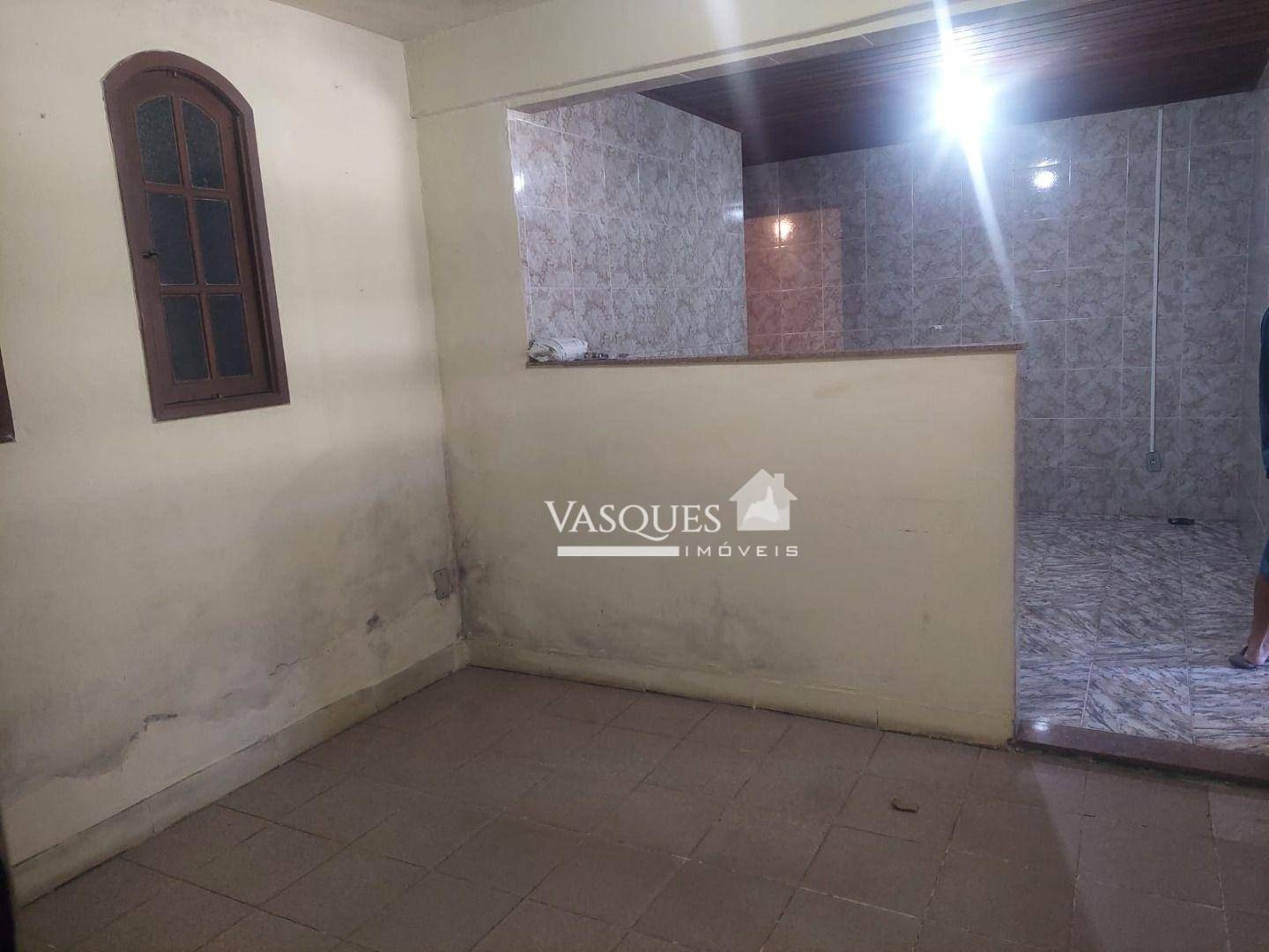 Casa à venda com 3 quartos, 100m² - Foto 2