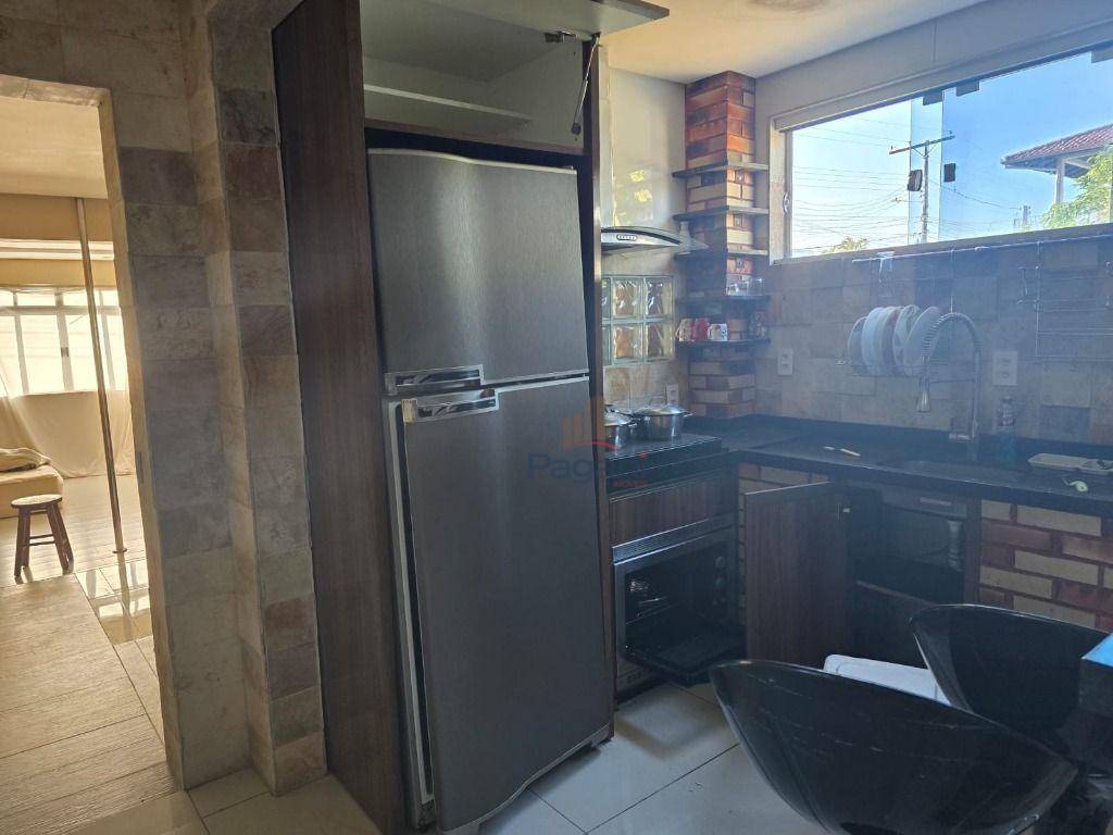 Casa, 3 quartos, 215 m² - Foto 4