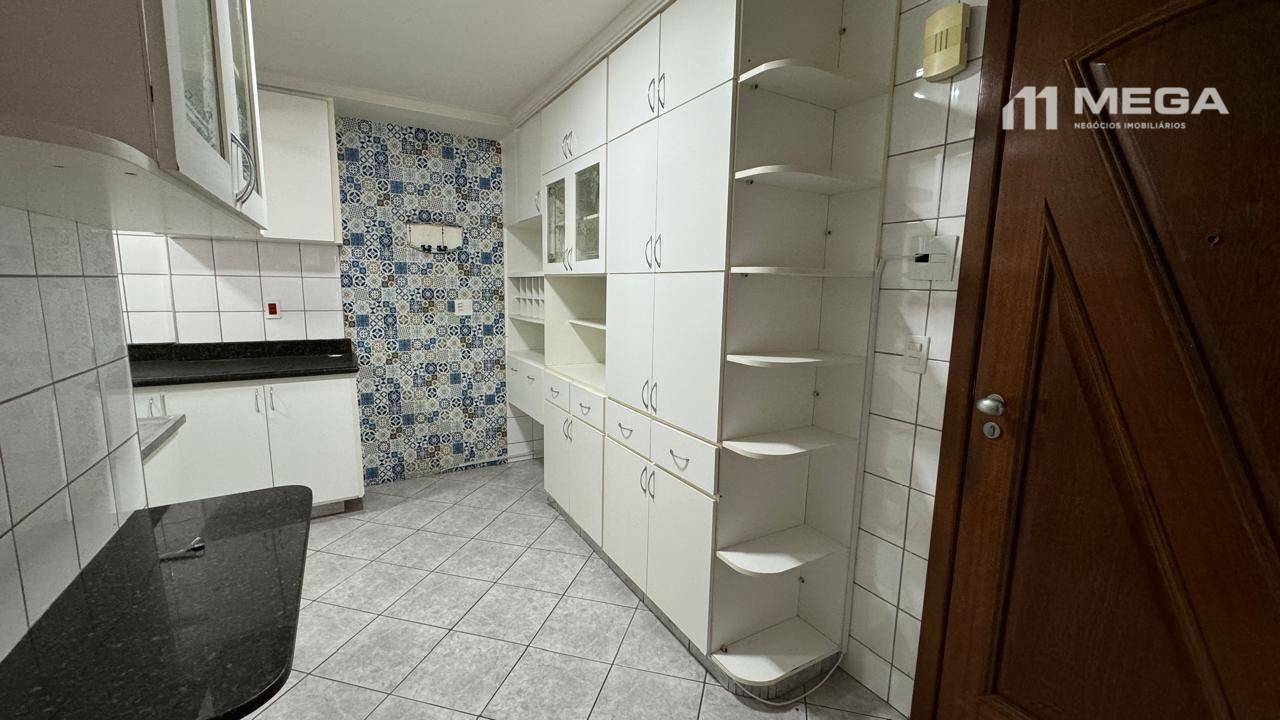 Apartamento à venda com 3 quartos, 189m² - Foto 9