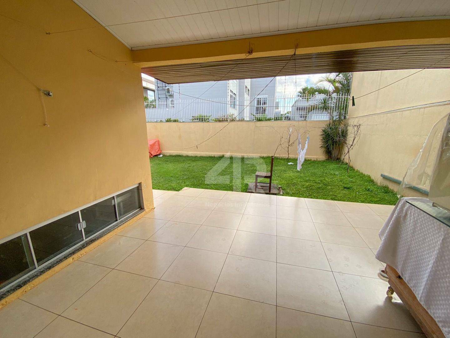 Casa à venda com 4 quartos, 300m² - Foto 22