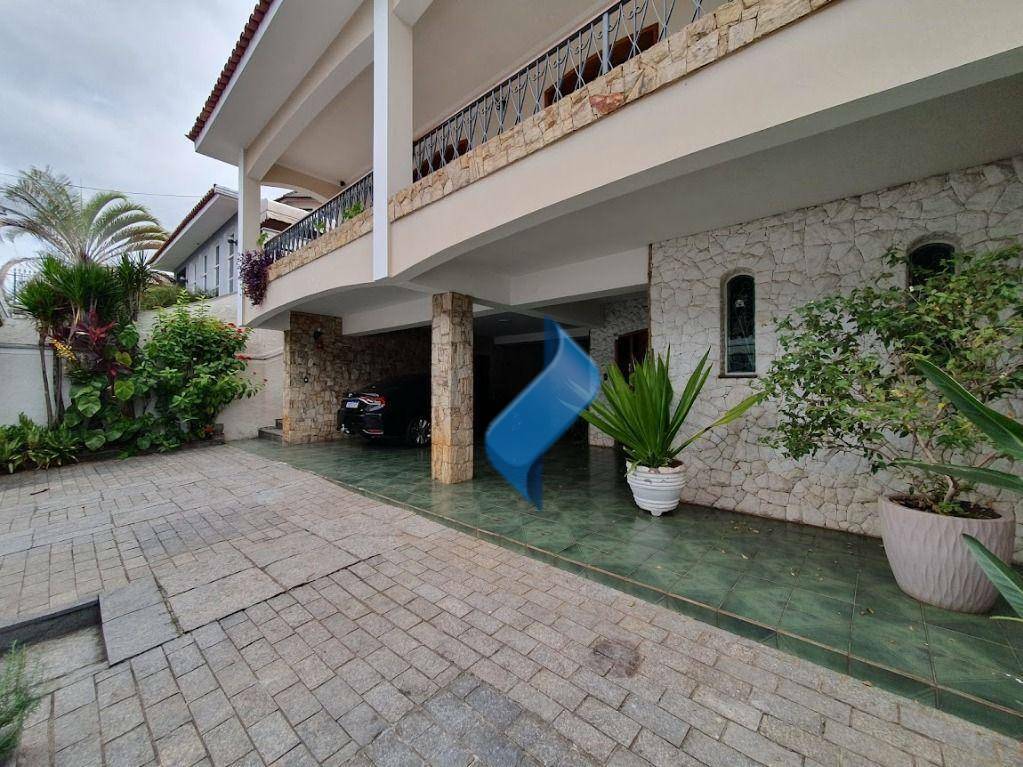 Casa à venda e aluguel com 3 quartos, 328m² - Foto 2