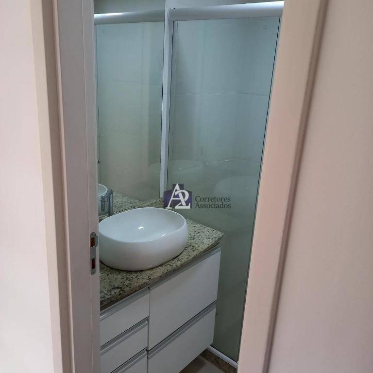 Apartamento à venda com 2 quartos, 66m² - Foto 13