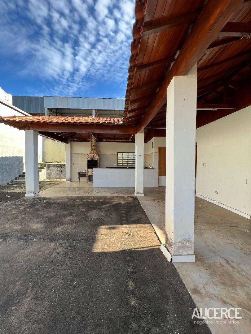 Casa à venda com 3 quartos, 264m² - Foto 37