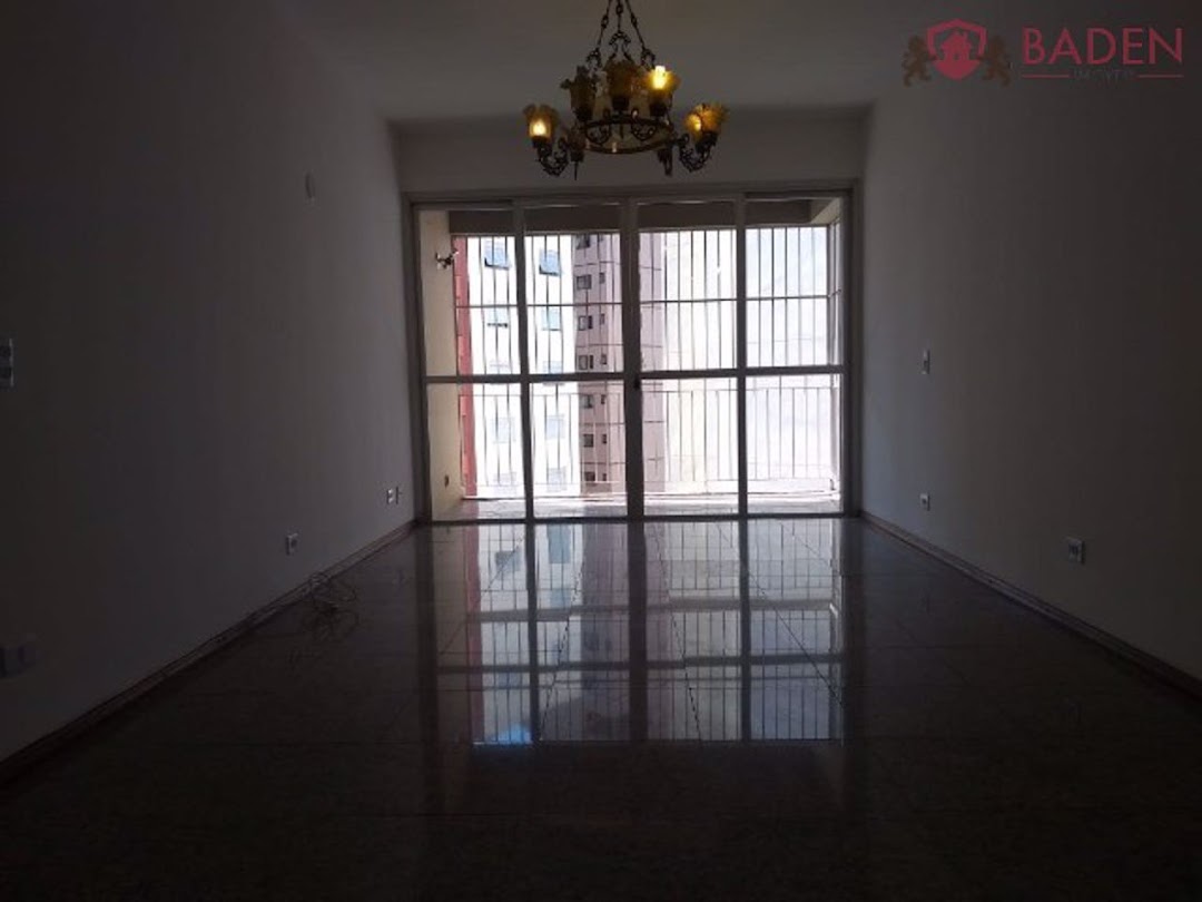 Apartamento à venda com 3 quartos, 105m² - Foto 2