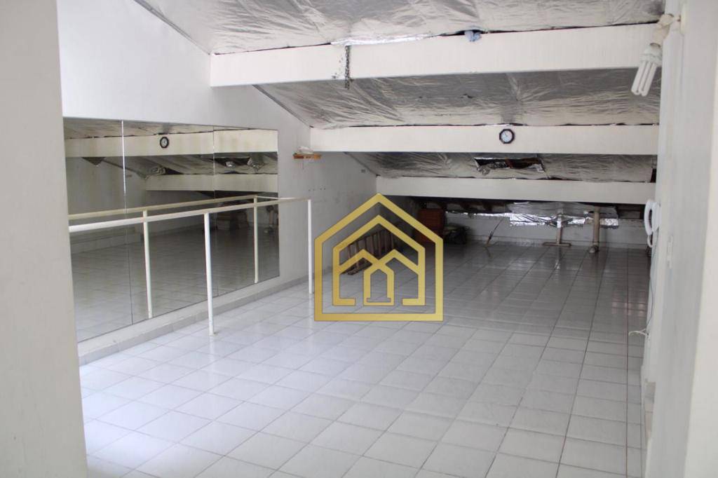 Sobrado à venda com 4 quartos, 220m² - Foto 47