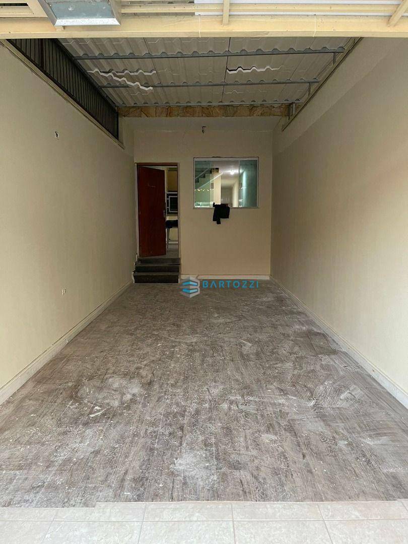 Sobrado à venda e aluguel com 3 quartos, 200m² - Foto 4