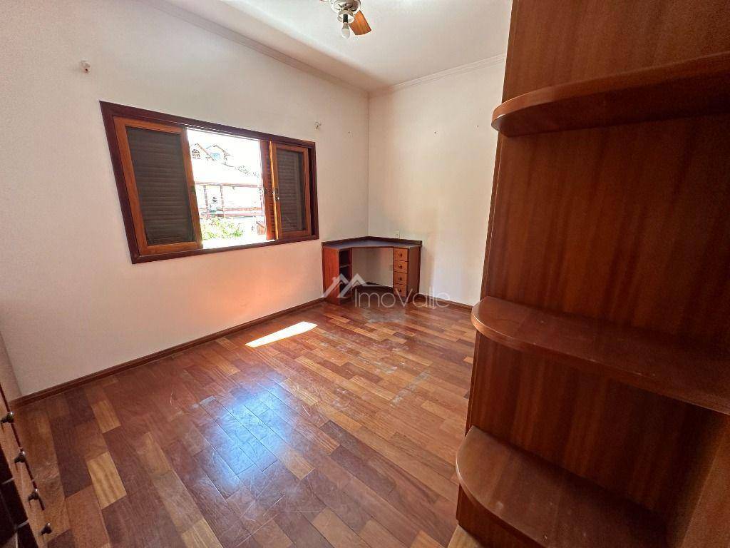 Casa de Condomínio à venda com 4 quartos, 292m² - Foto 25