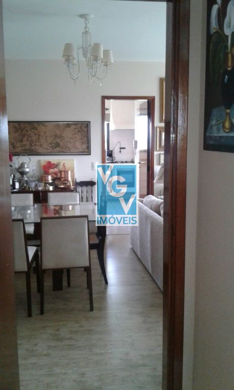 Apartamento à venda com 3 quartos, 96m² - Foto 2