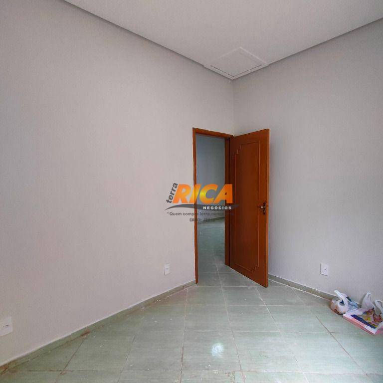 Casa à venda com 3 quartos, 220m² - Foto 18