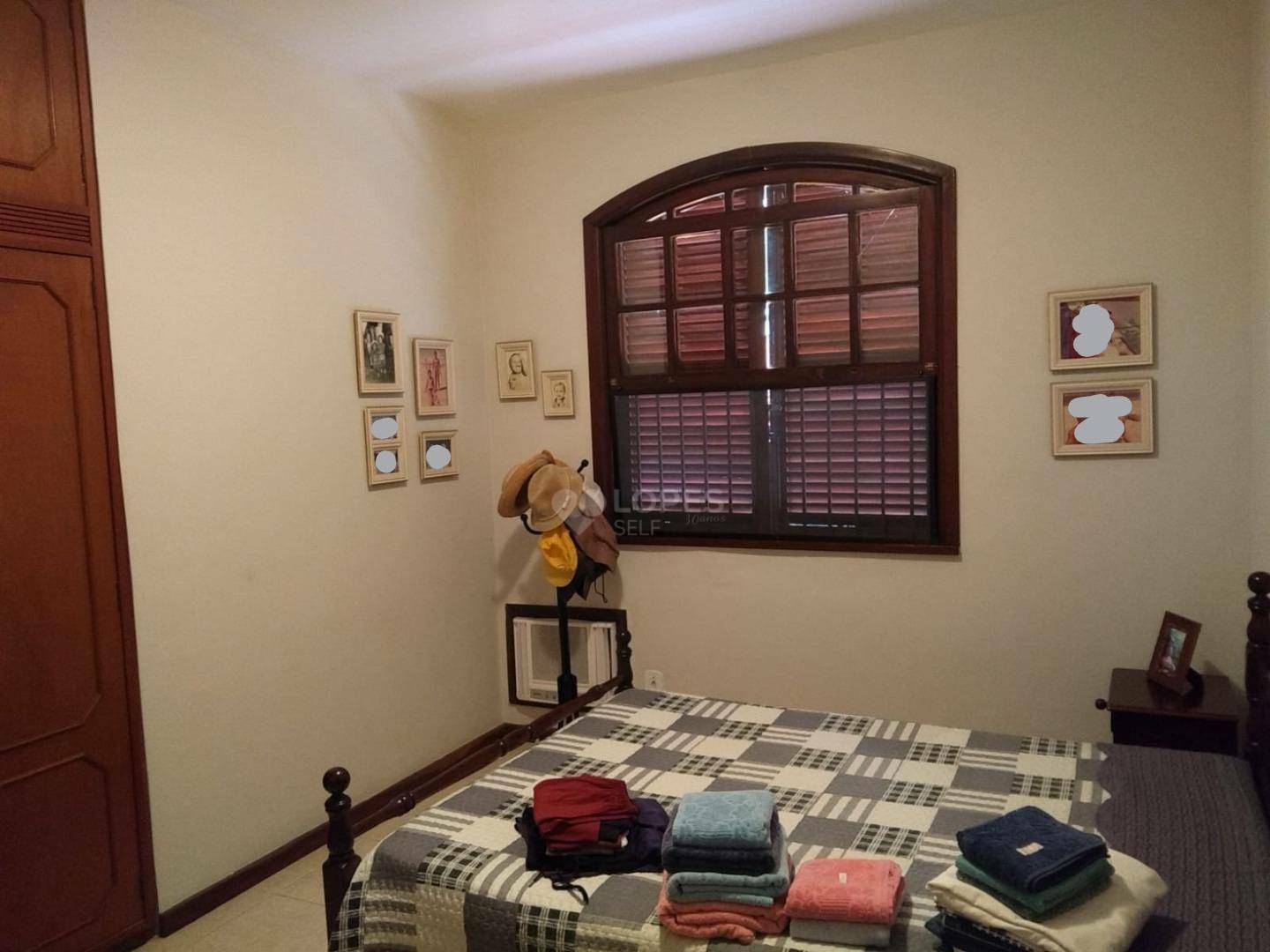 Casa à venda com 4 quartos, 250m² - Foto 9