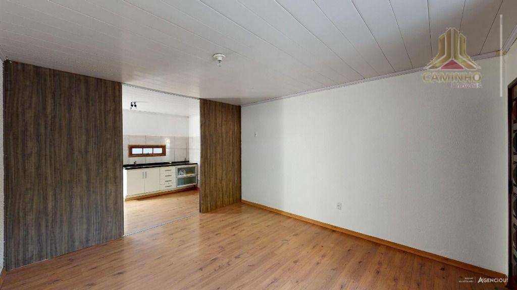 Casa à venda com 2 quartos, 140m² - Foto 1