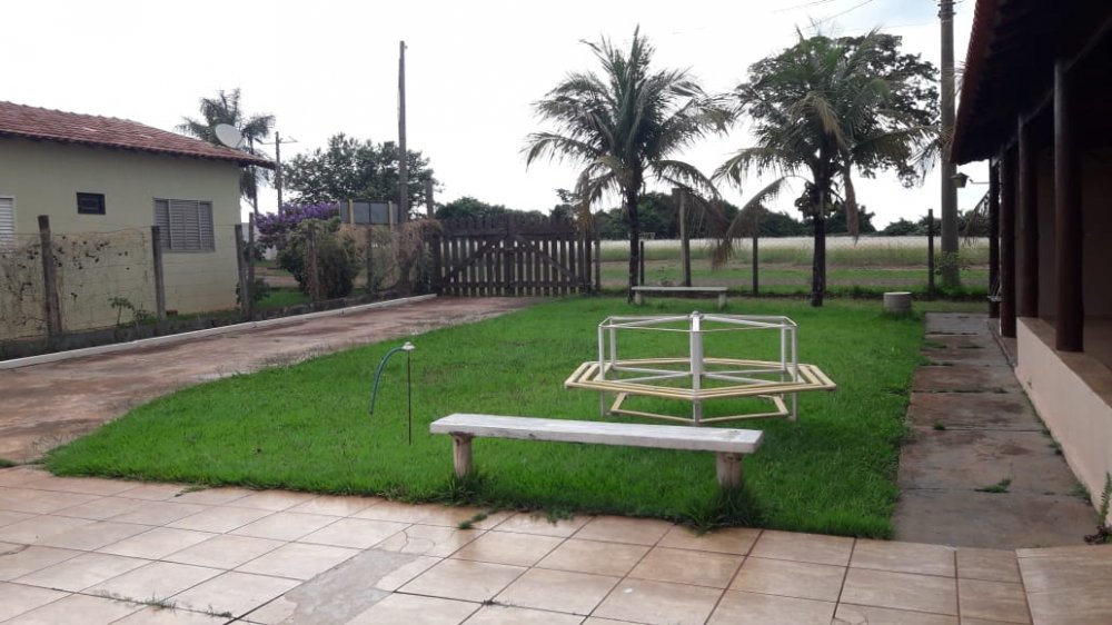 Chácara à venda com 1 quarto, 128m² - Foto 1