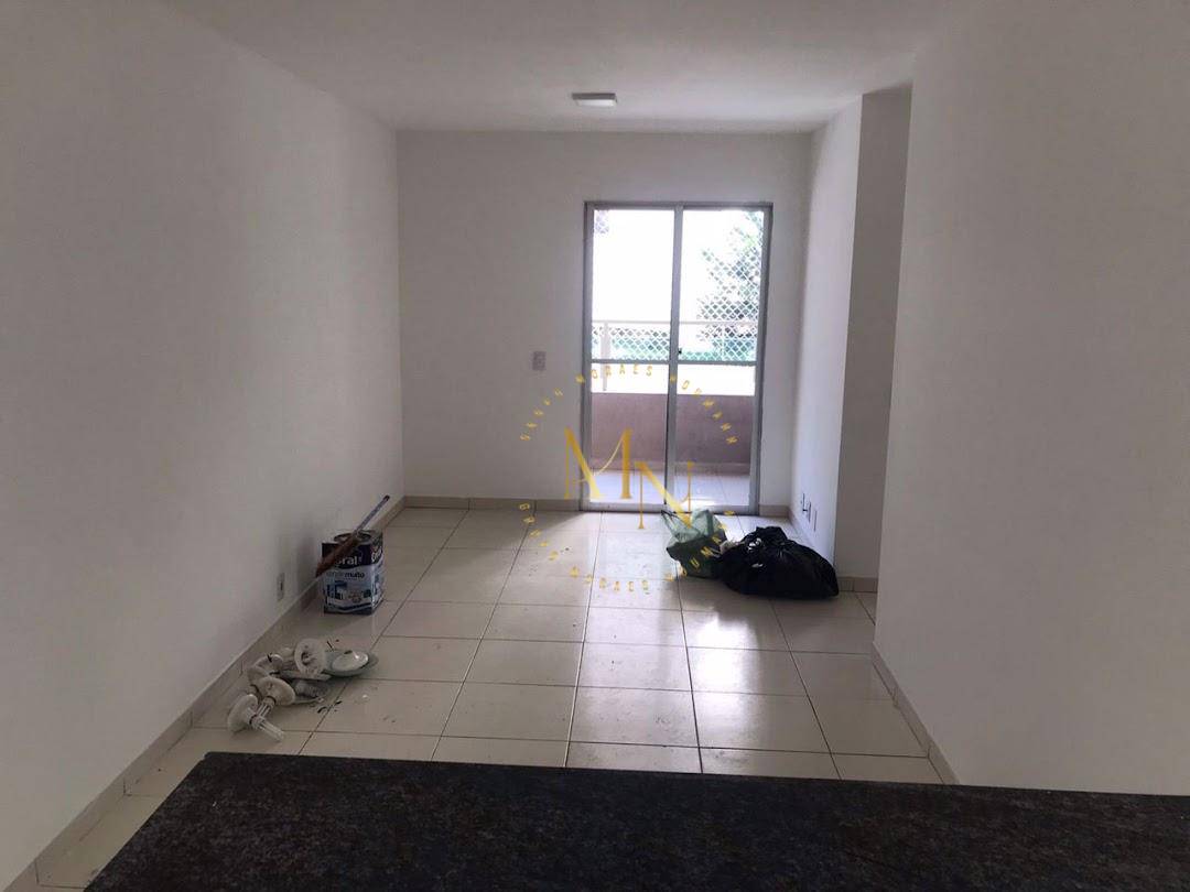 Apartamento à venda com 3 quartos, 76m² - Foto 2