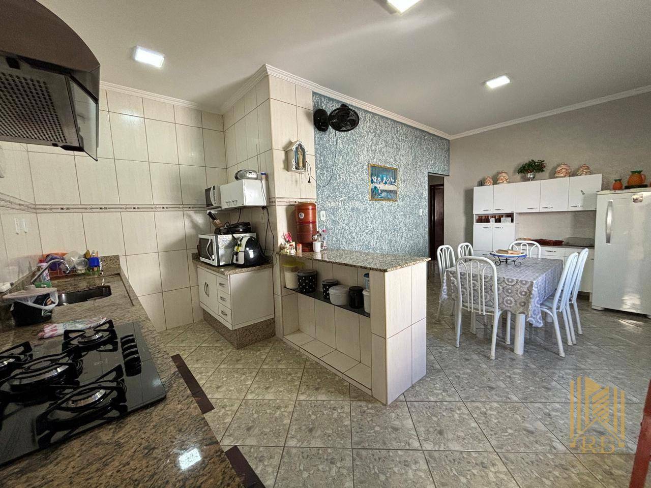 Casa à venda com 3 quartos, 400m² - Foto 7