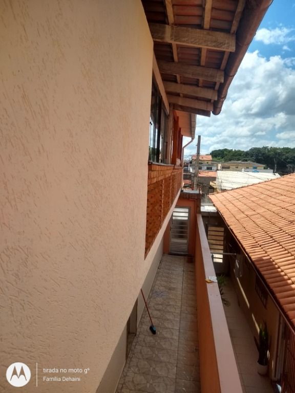 Casa à venda com 2 quartos, 200m² - Foto 2