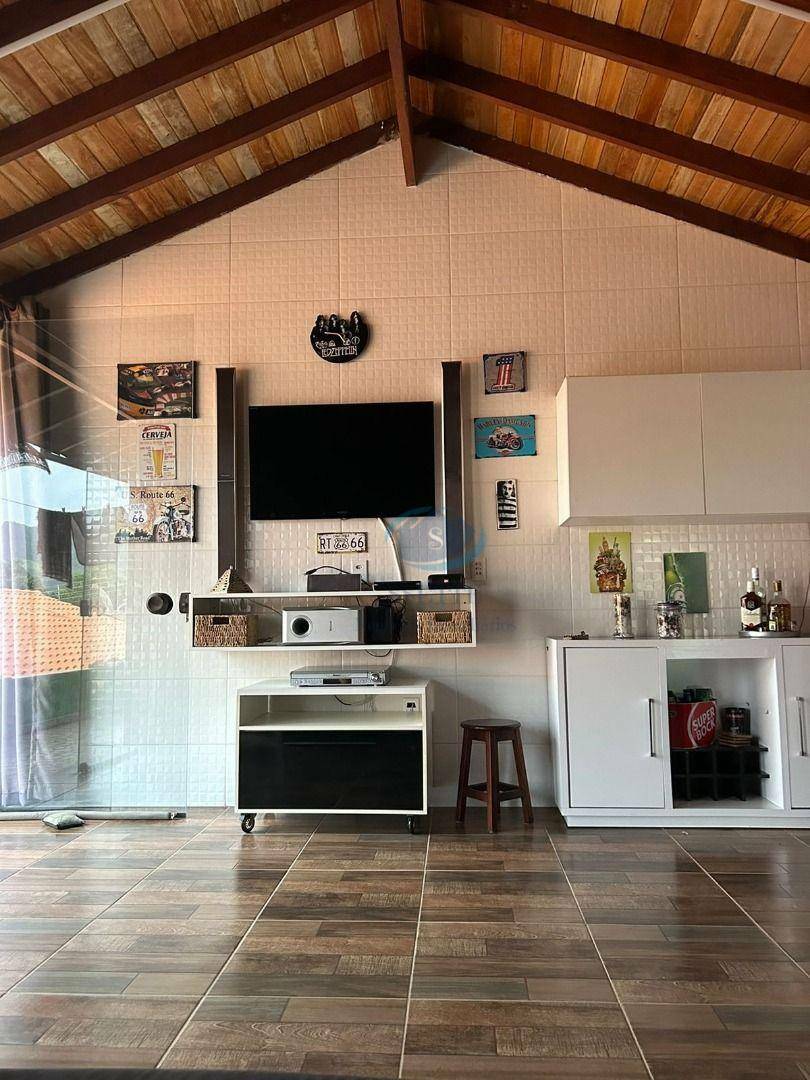 Casa à venda com 2 quartos, 180m² - Foto 1