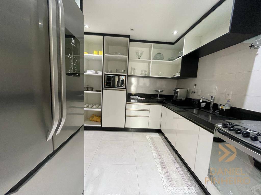 Apartamento à venda com 3 quartos, 122m² - Foto 9