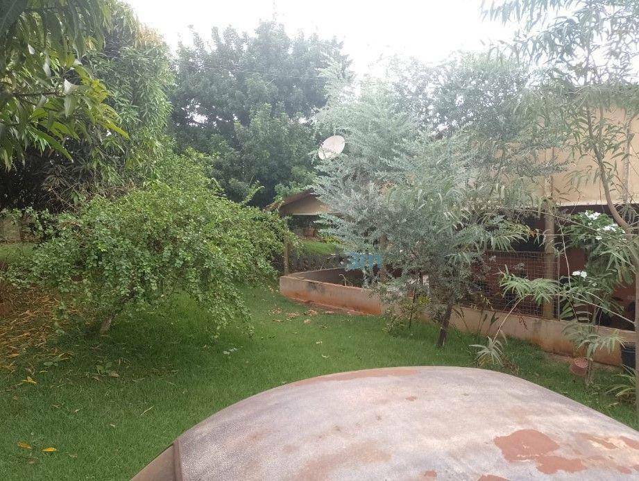 Chácara à venda com 3 quartos, 200m² - Foto 13