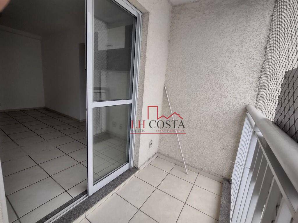 Apartamento à venda com 2 quartos, 69m² - Foto 4