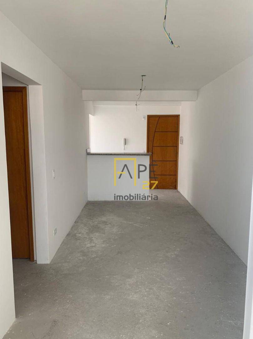 Apartamento à venda com 2 quartos, 62m² - Foto 3