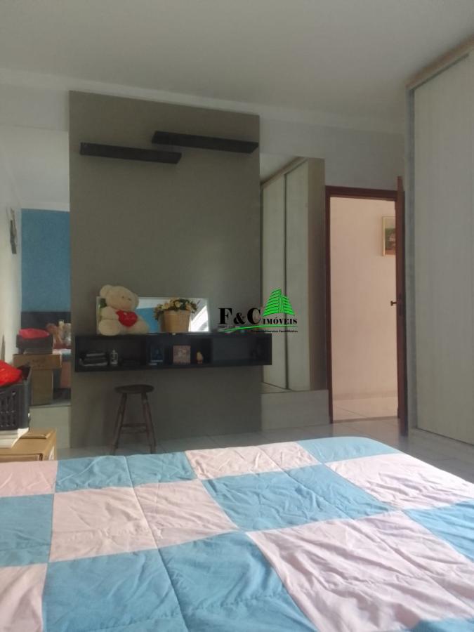 Casa à venda com 4 quartos, 150m² - Foto 11