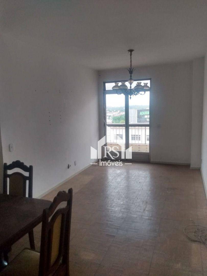 Apartamento à venda com 3 quartos, 140m² - Foto 6